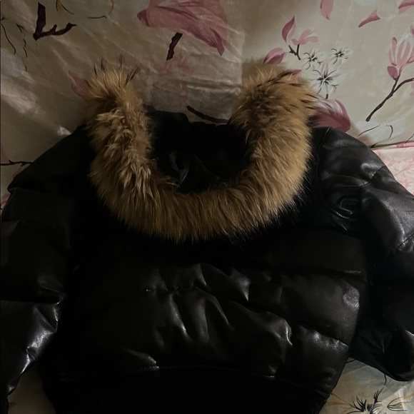 Black Puffer Jacket with raccoon Fur Hood - Picture 4 of 4